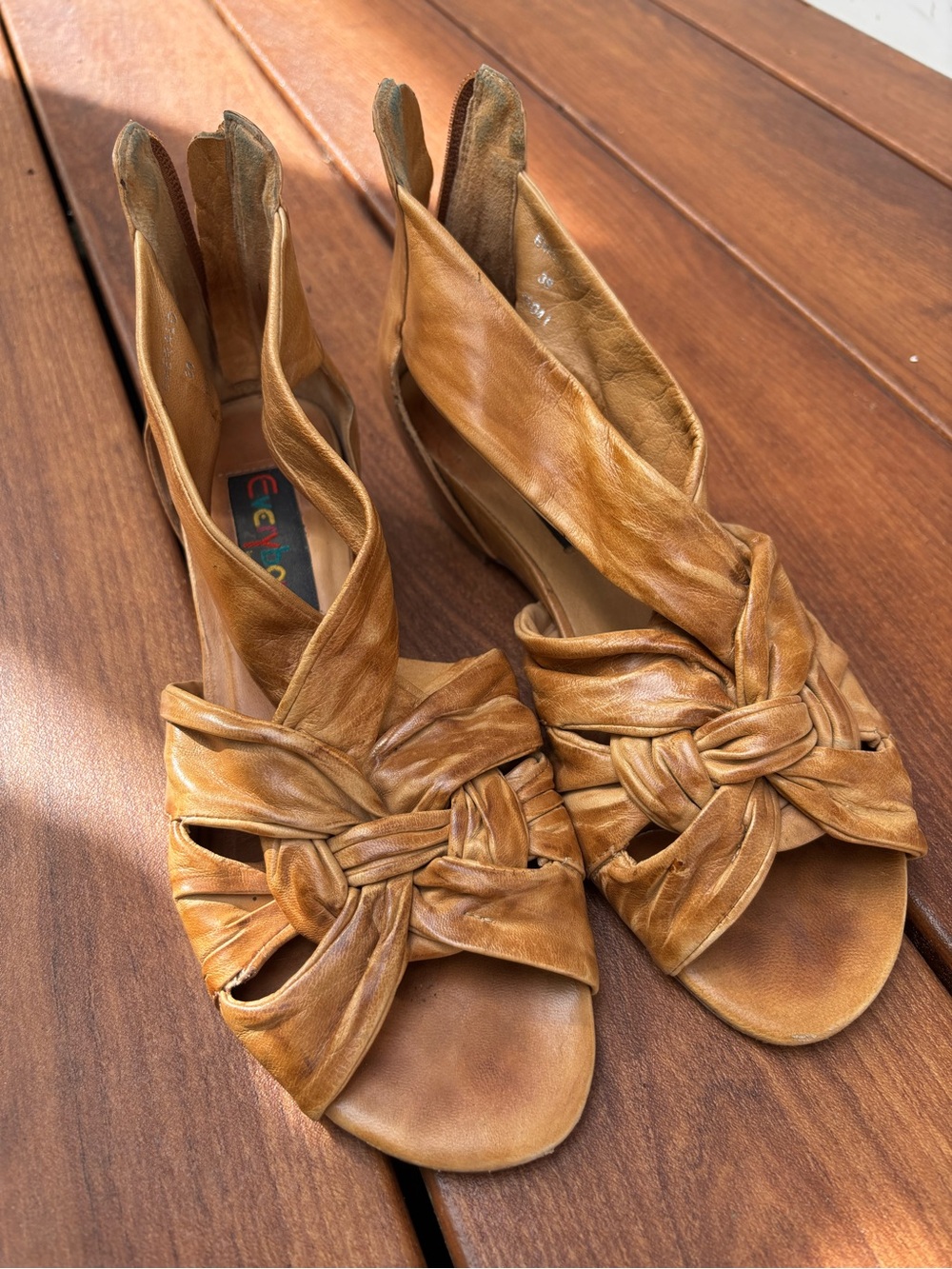 Knot-Front Open-Toe Women's Sandals in Tan Leather